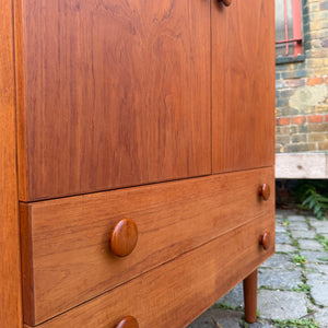 Schrank Teak mit runden Griffen aus Dänemark