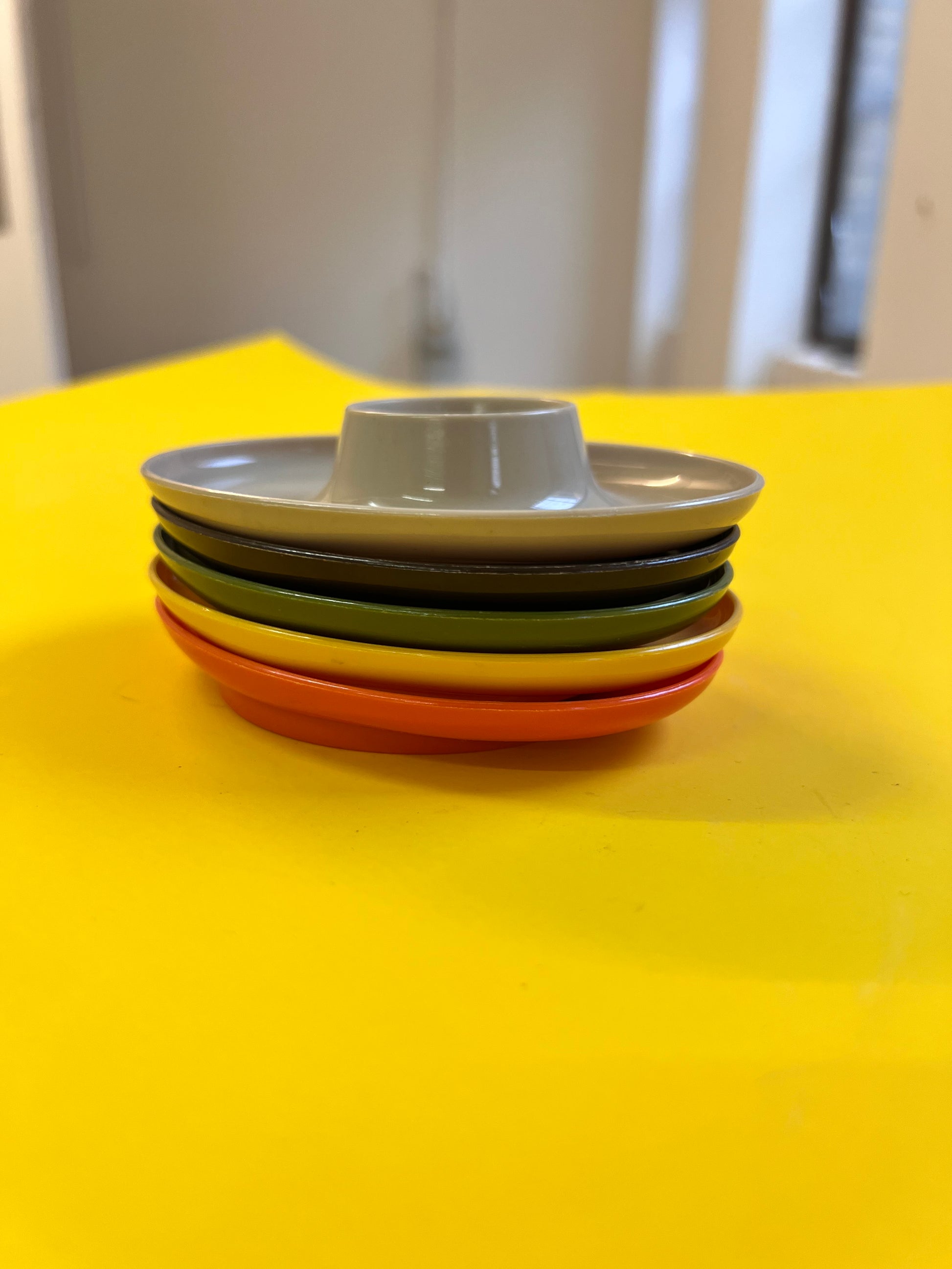 Set: 5x Eierbecher stapelbar Kunststoff 70er