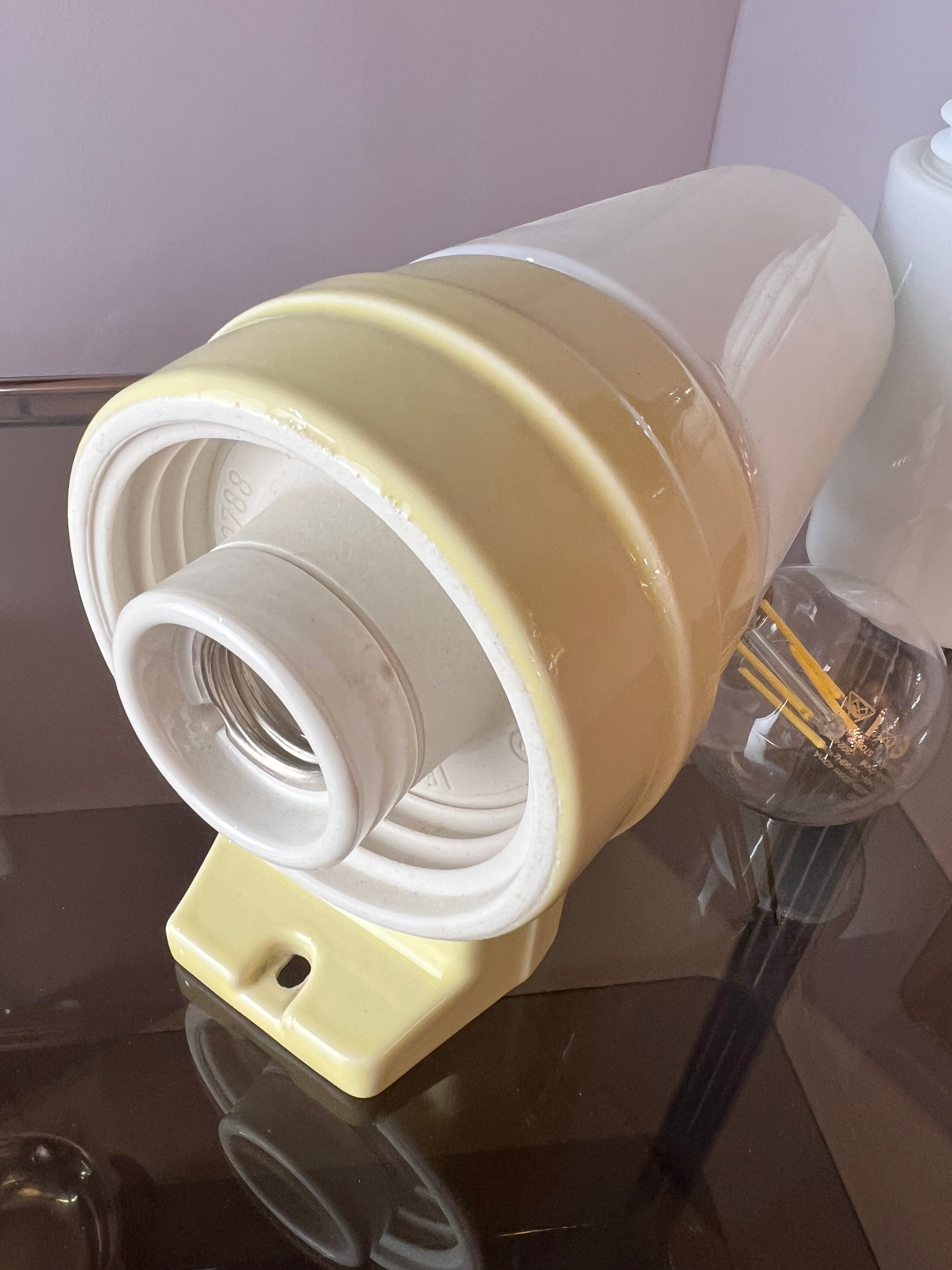 Wandlampe Modell 6065 gelb von Sigvard Bernadotte für Ifö