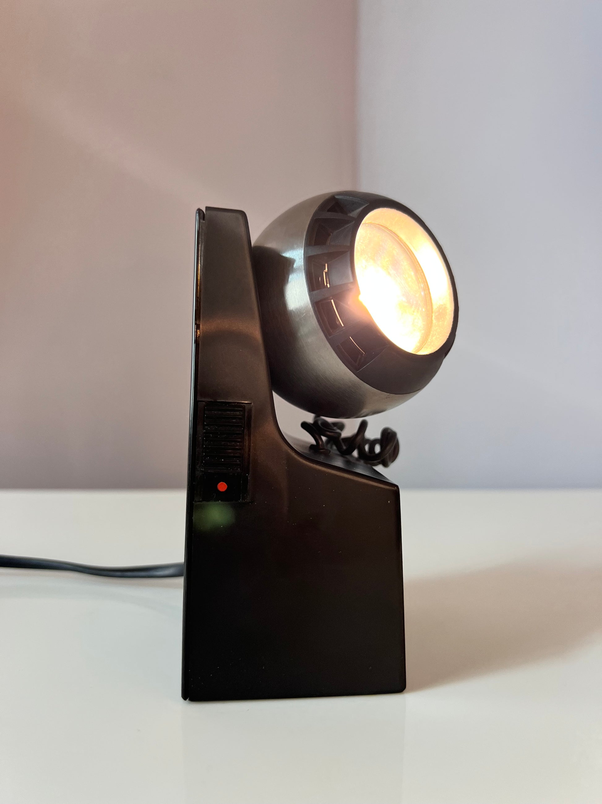 Tischlampe Modell 41701 schwarz silber mit Kugelkopf von Osram