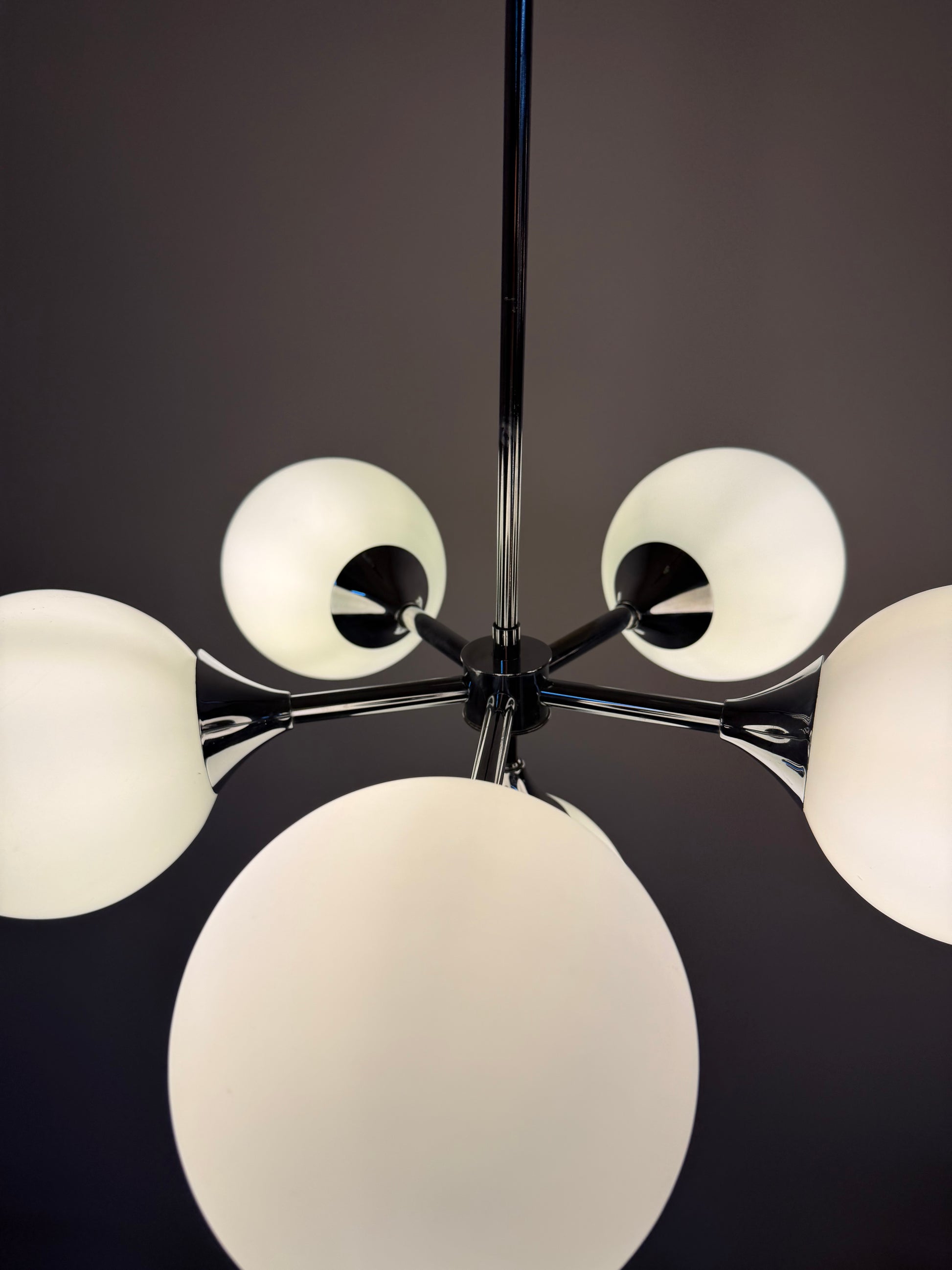 Sputnik Kronleuchter Chrom Opalglas