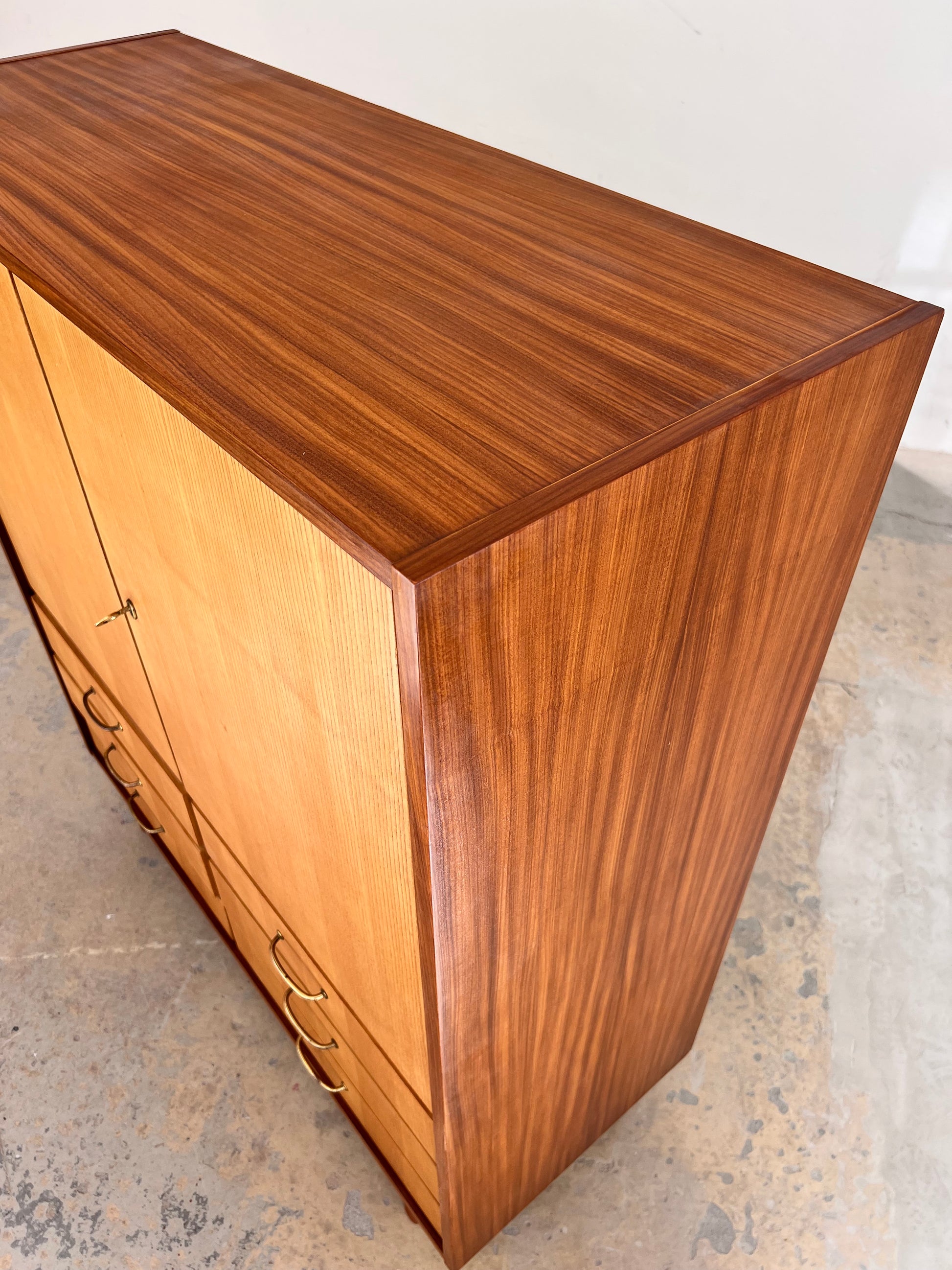 Wäscheschrank Modell Herrenkommode von Gebr. Lübke