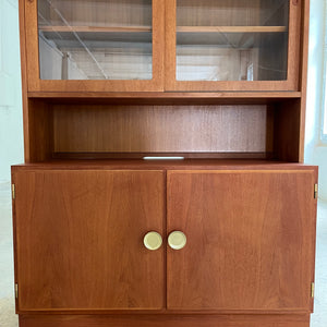 Vitrine Teak mit Schiebetüren von Hundevad