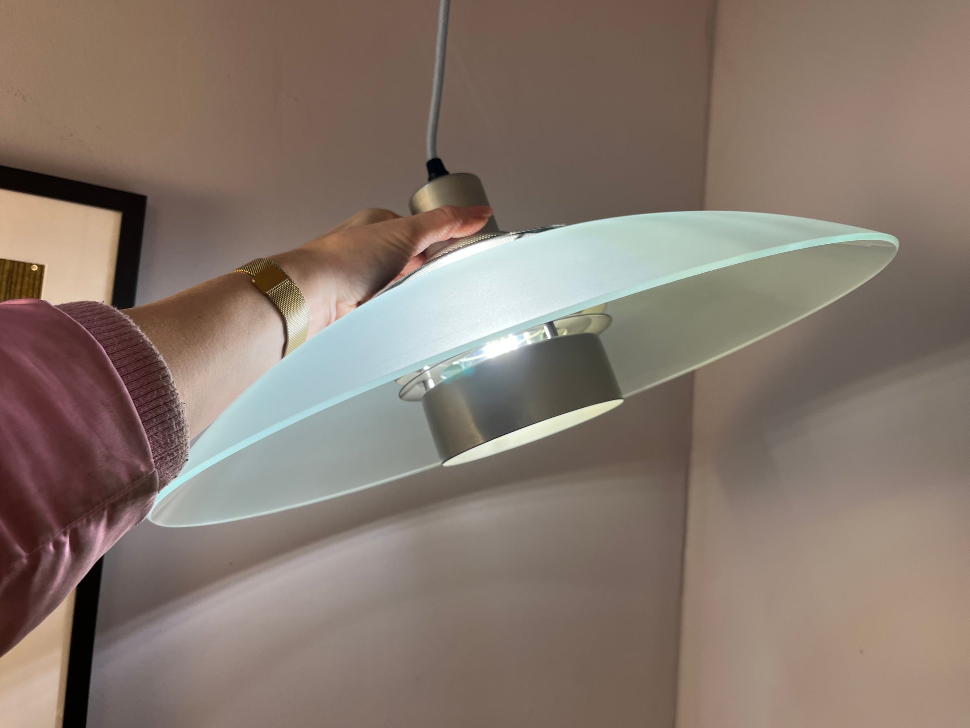 Lamellenlampe Milchglas von von Dana Light