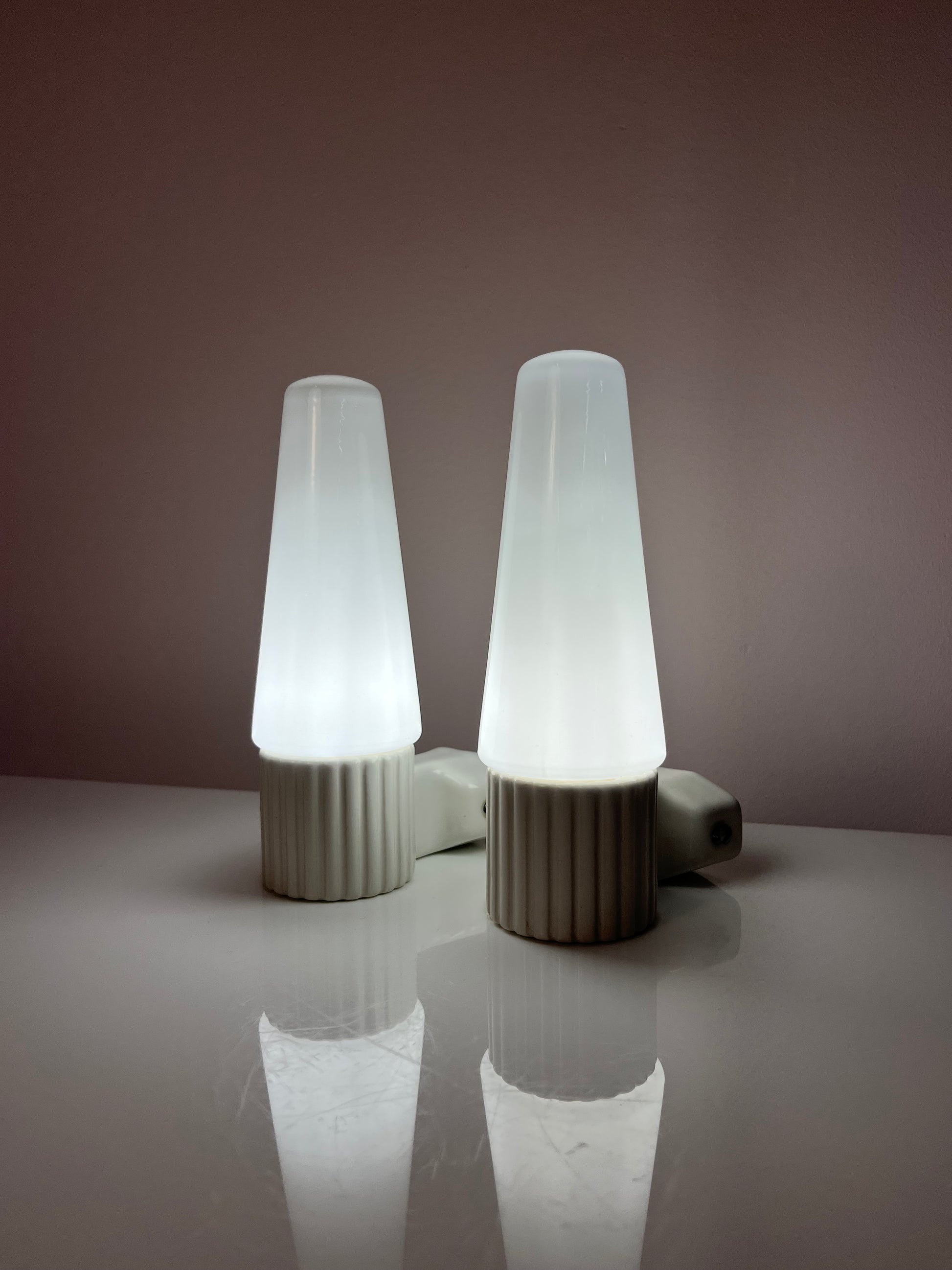 Set: 2x Wandlampe Modell 6020 weiß von Sigvard Bernadotte für Ifö