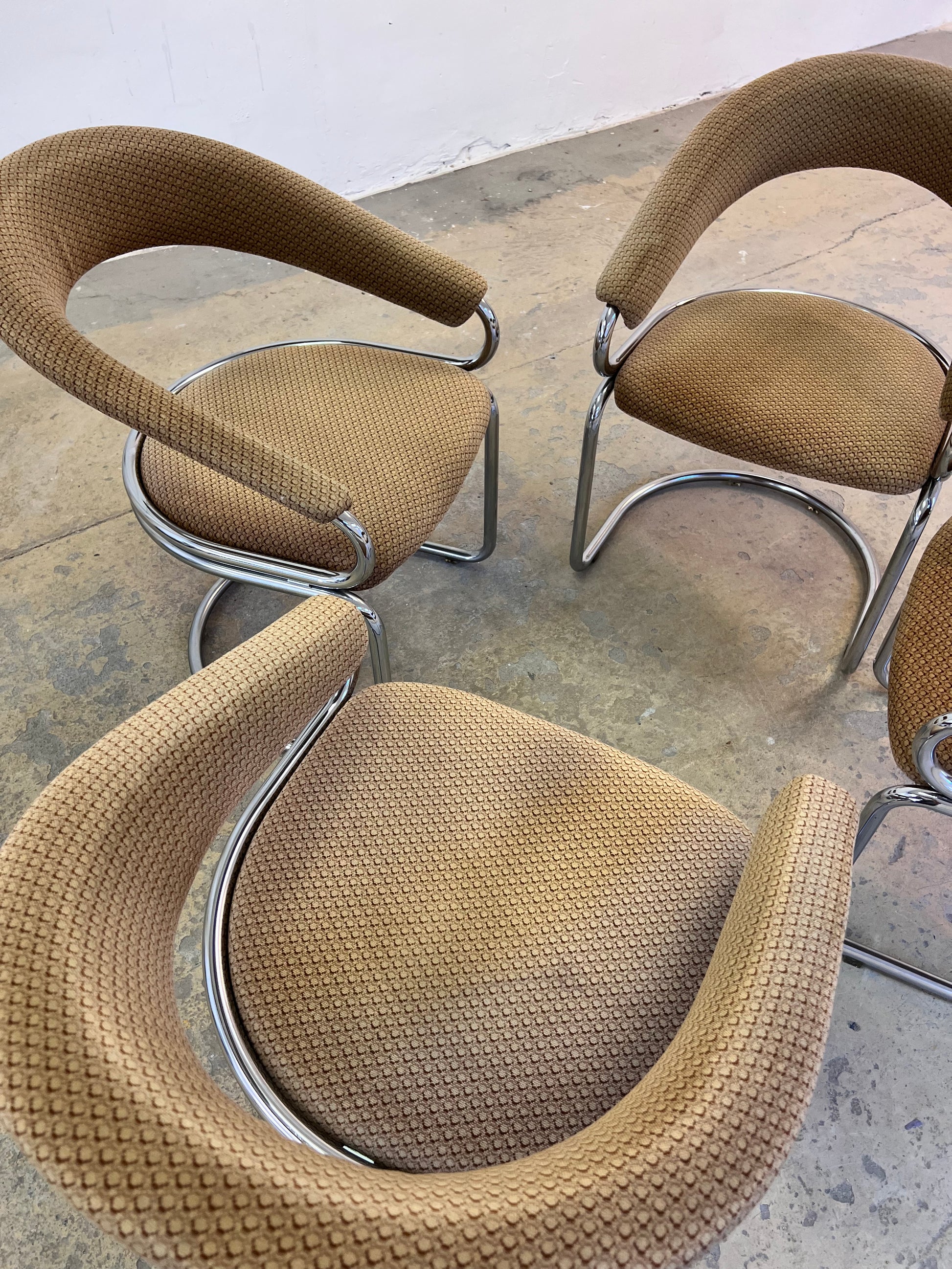 Freischwinger beige Chrom von Giotto Stoppino - Sehr guter Zustand