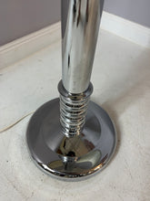 Lade das Bild in den Galerie-Viewer, Stehlampe Chrom mit grauem Schirm
