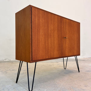 Schrank Teak auf Hairpinlegs