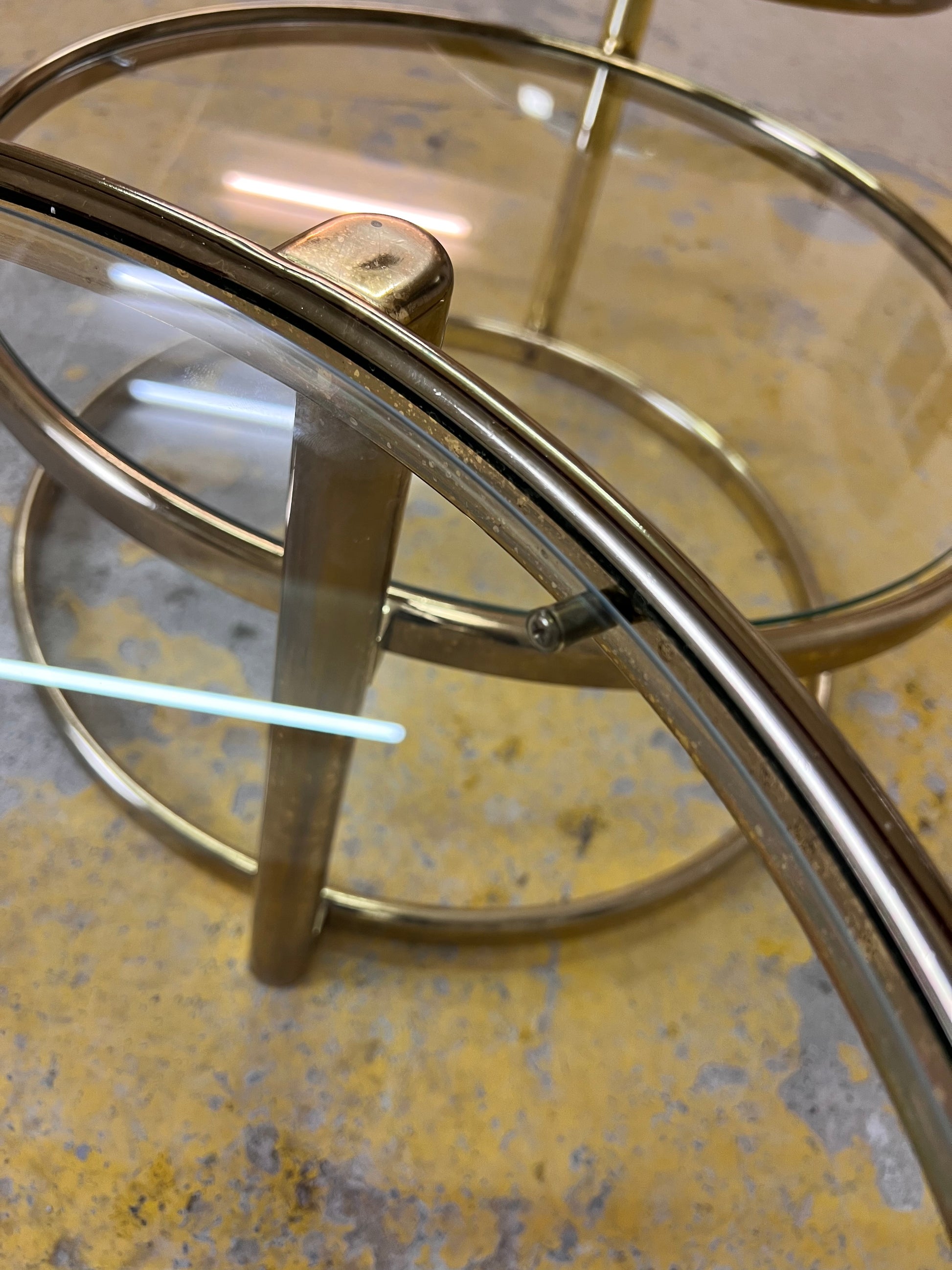 Runder Couchtisch Messing Glas mit drehbaren Tischplatten
