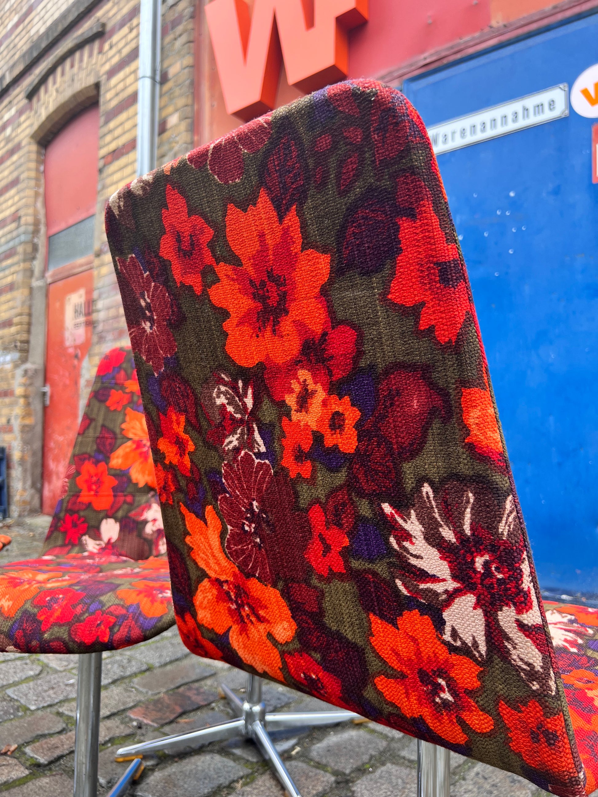 Set: 4x Drehstuhl rot floral von EKA Wohnmöbel