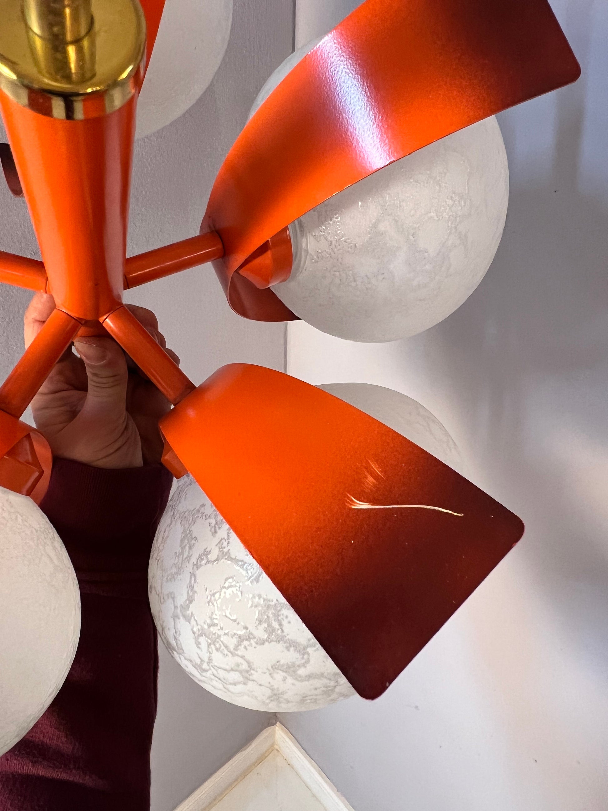 Kronleuchter weiß orange von Richard Essig