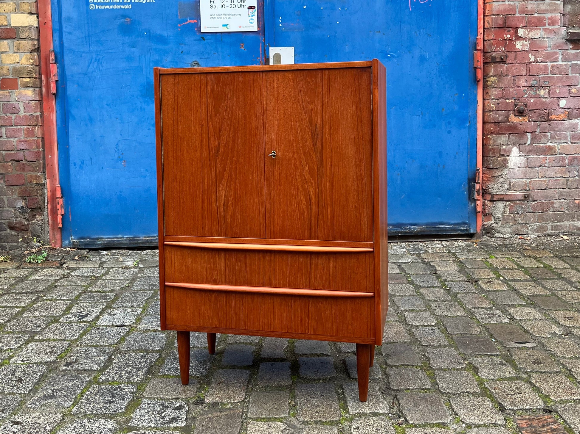 Kommodenschrank Teak mit Schloss aus Dänemark