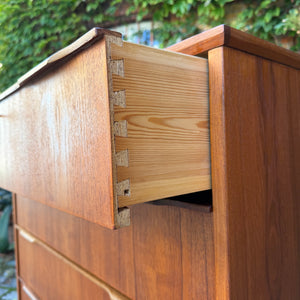 Tallboy Kommode Teak mit Schloss aus Dänemark