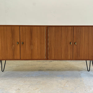 Sideboard Teak mit Flügeltüren & Messinggriffen