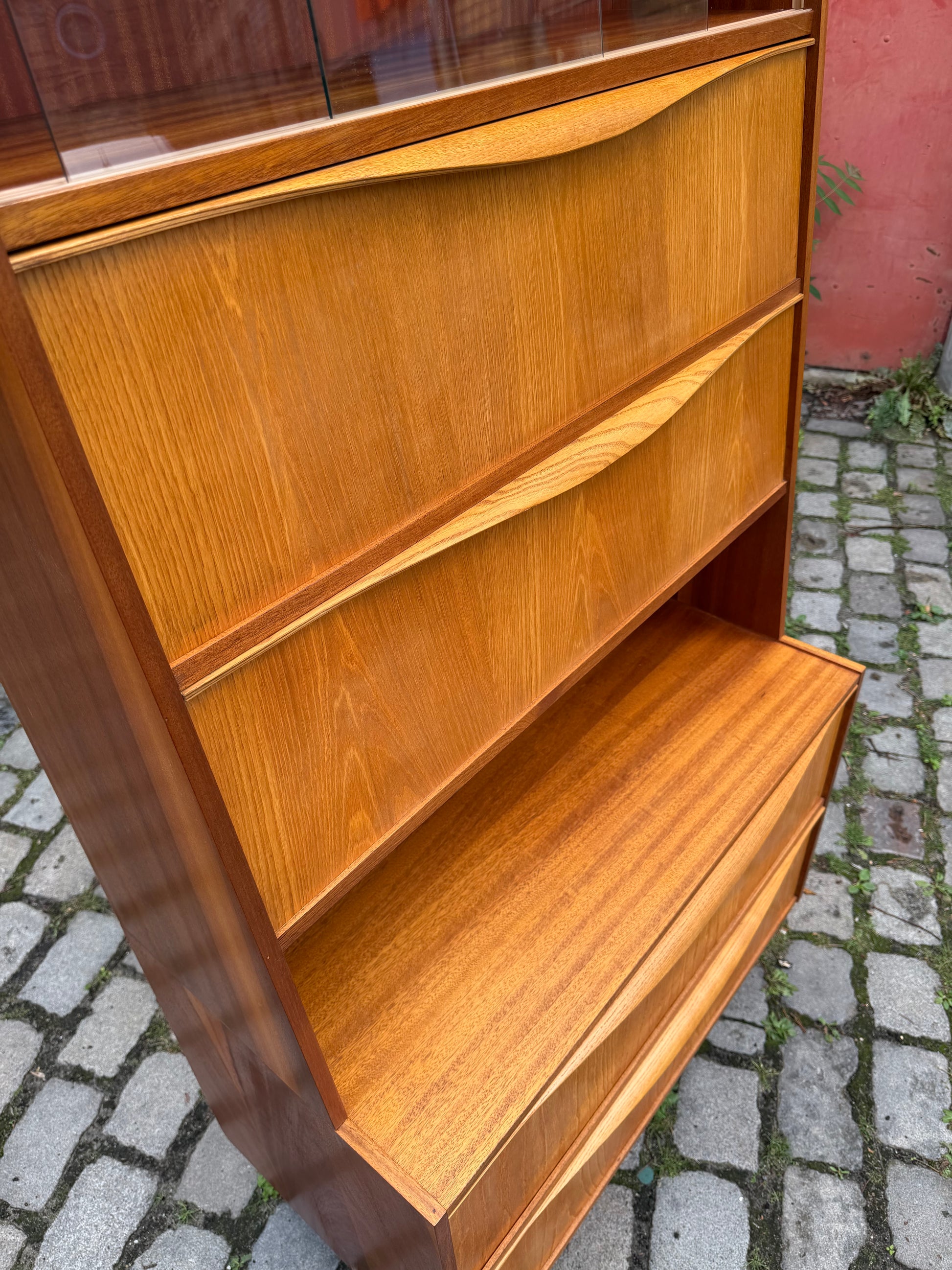 Schrank mit Klappfächern & Vitrine von VEB Möbelindustrie Halle