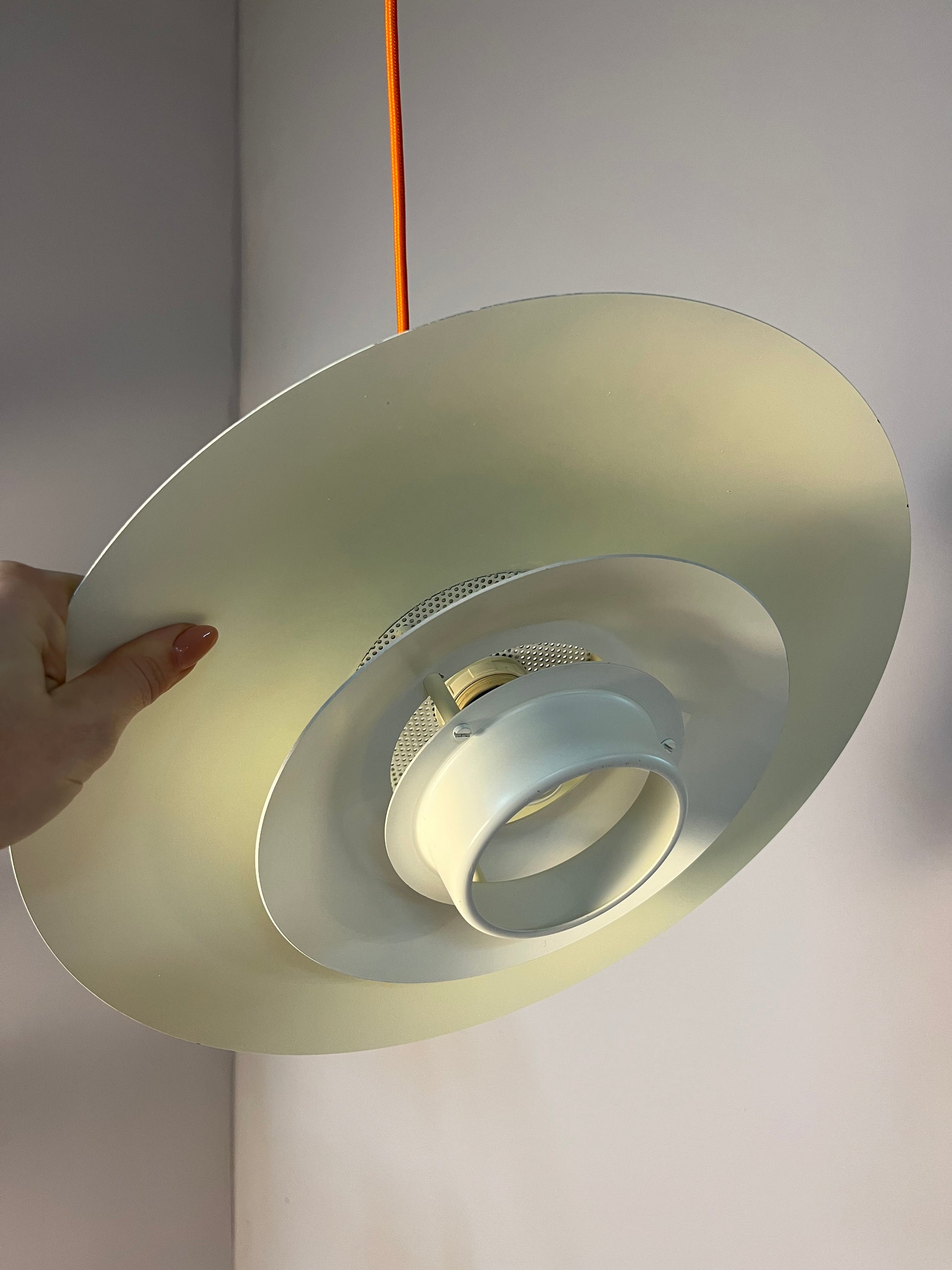 Lamellenlampe neu lackiert blaugrün von JEKA