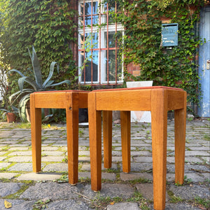 Hocker Eiche mit roter Sitzfläche aus Dänemark