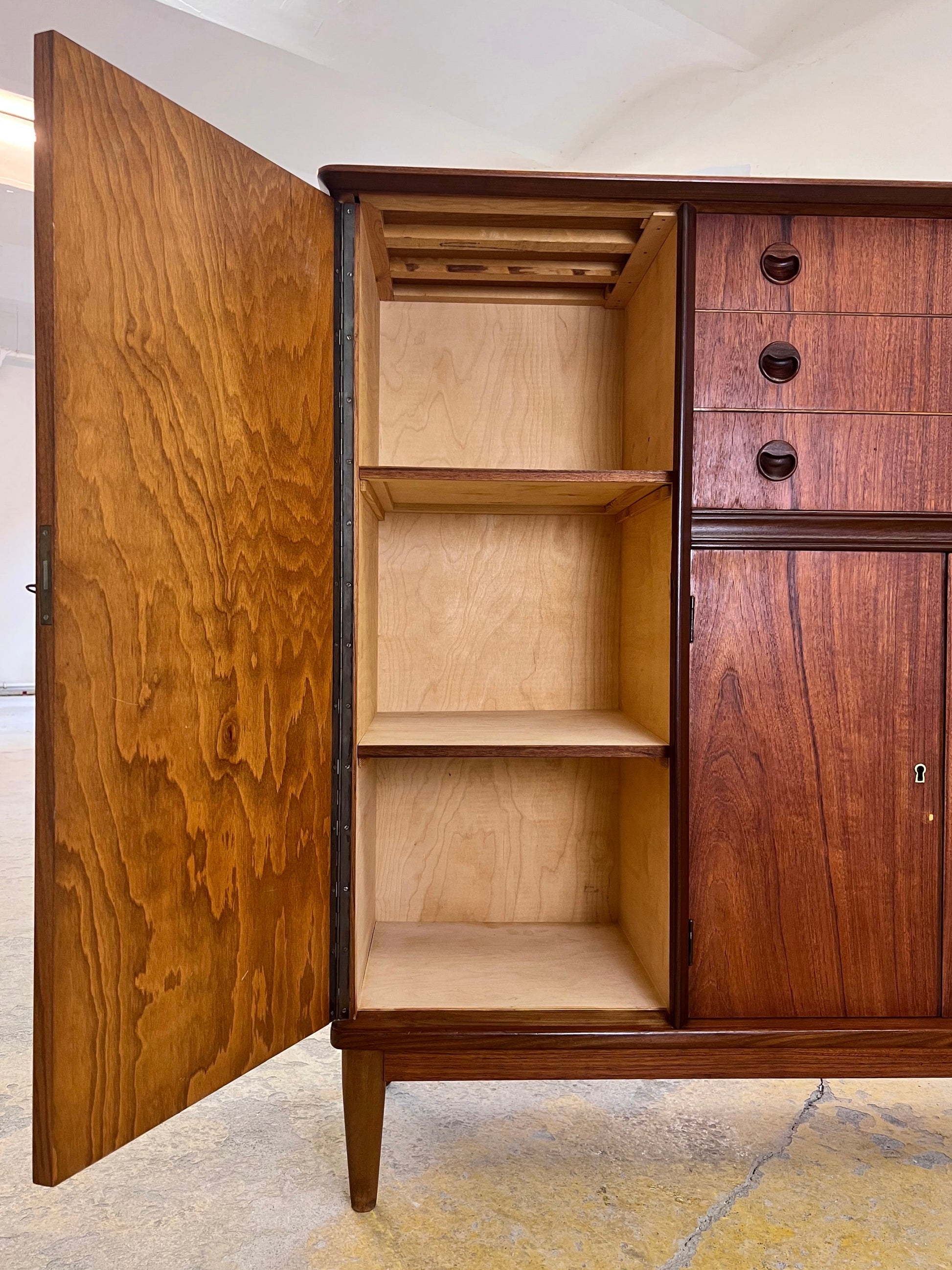 Highboard / Flurschrank Teak aus Dänemark