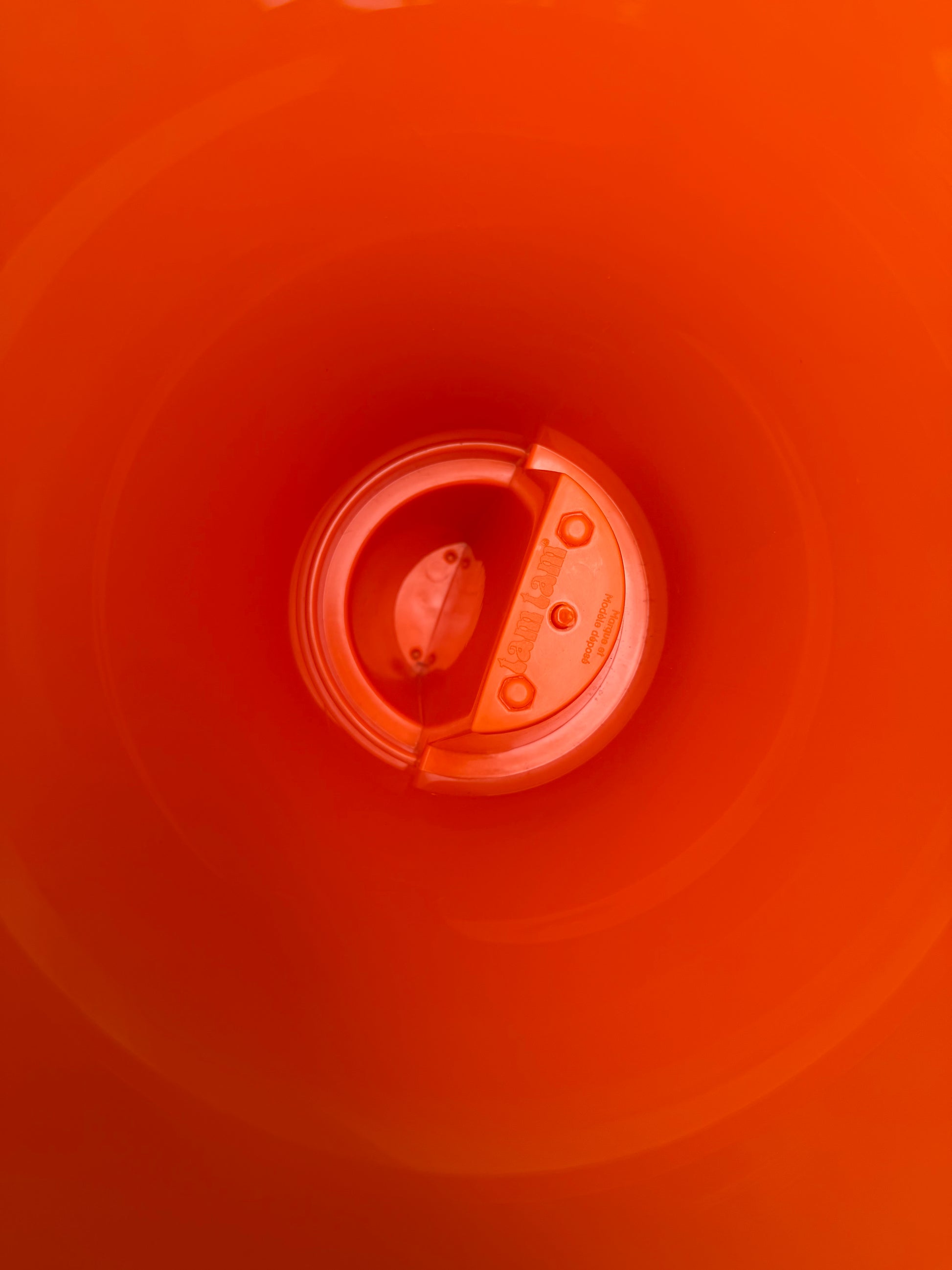 Hocker Tam Tam orange von von Henri Massonnet