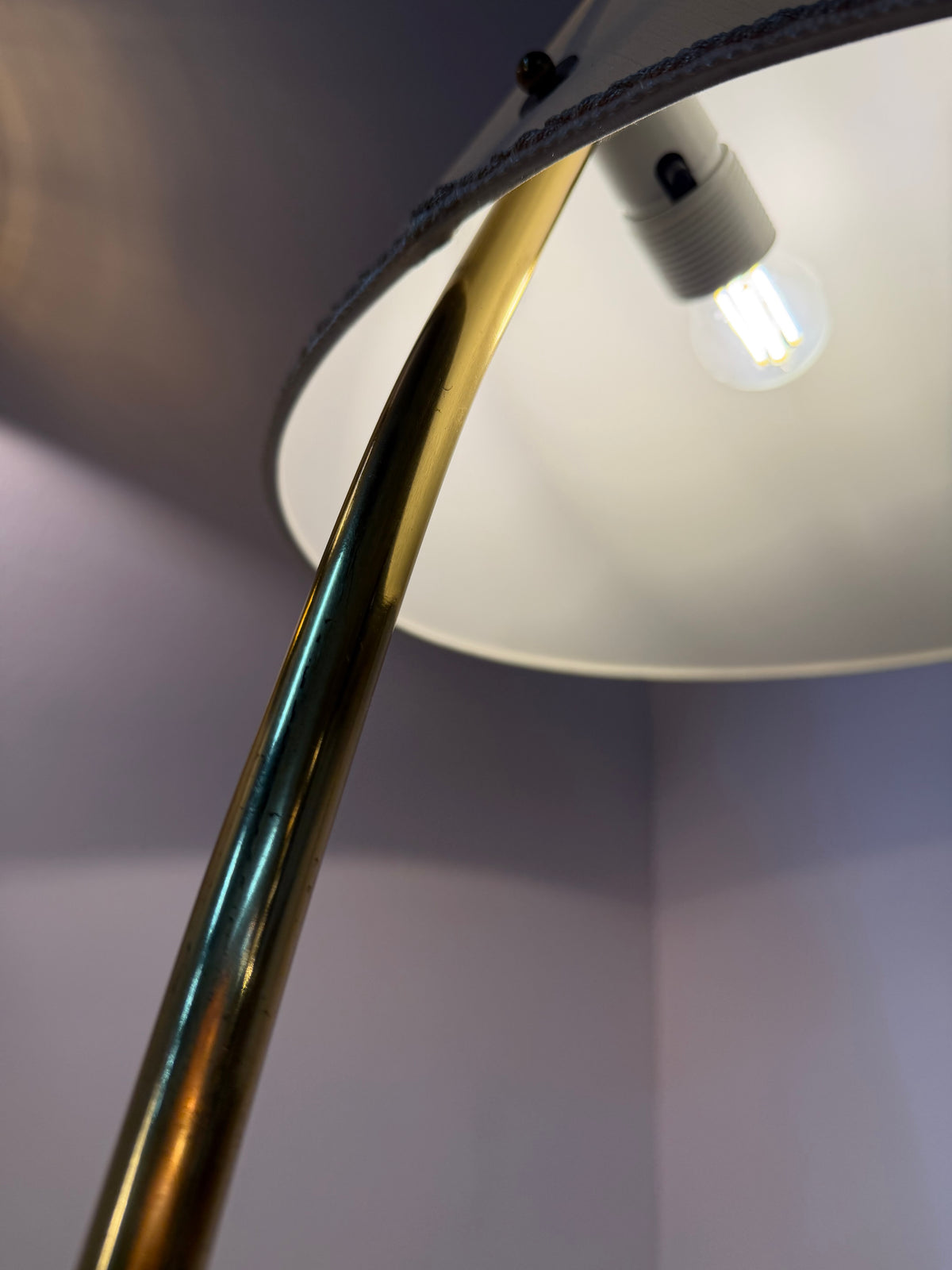 Stehlampe mit Marmorfuß & original Schirm von Rupert Nikoll