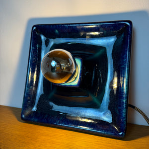 Quadratische Wandlampe blau Keramik von Hustadt Leuchten