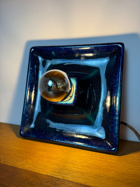 Quadratische Wandlampe blau Keramik von Hustadt Leuchten