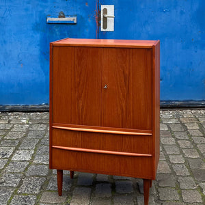 Kommodenschrank Teak mit Schloss aus Dänemark