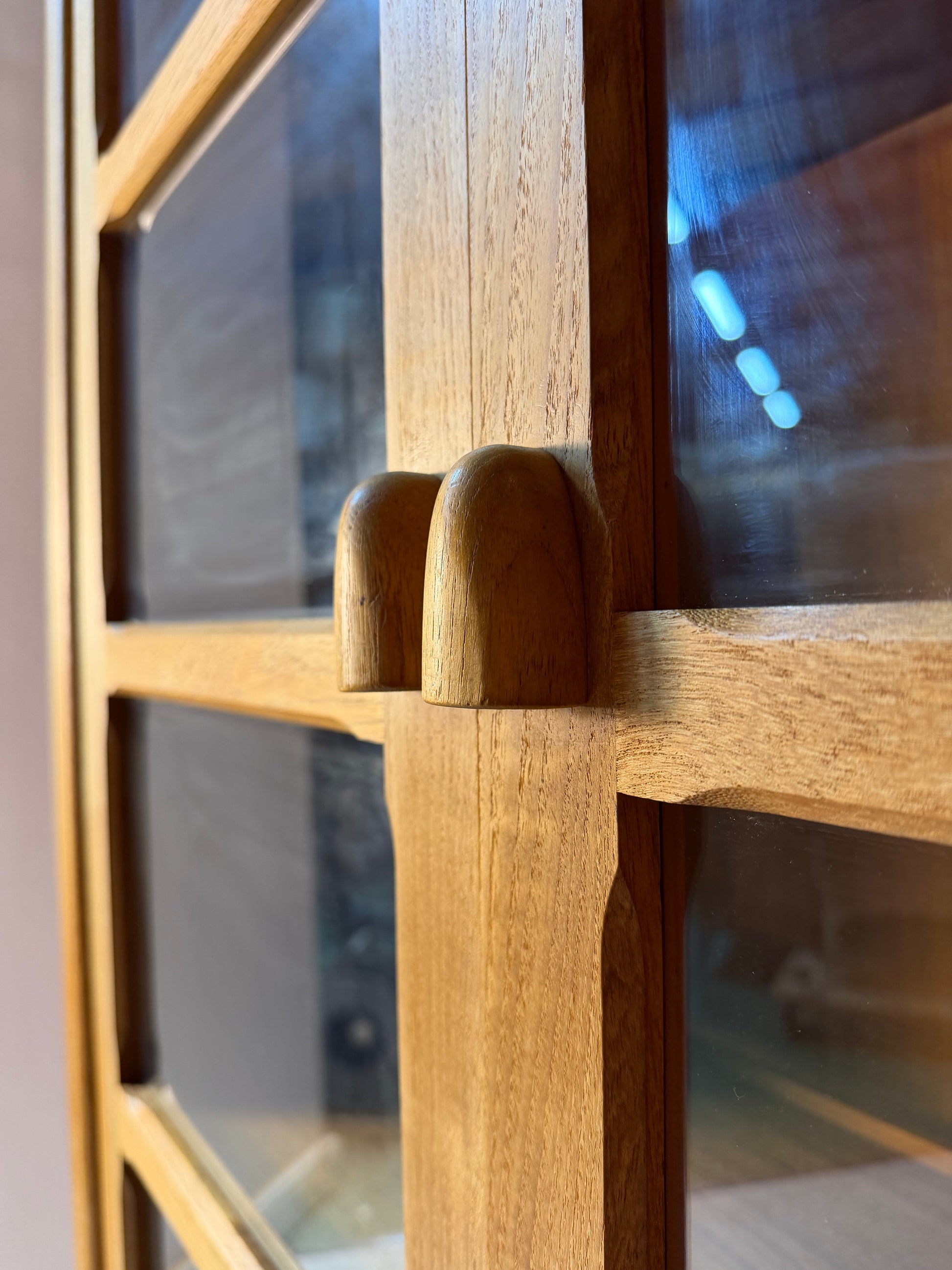 Rundbogen Vitrine Teak von Dyrlund