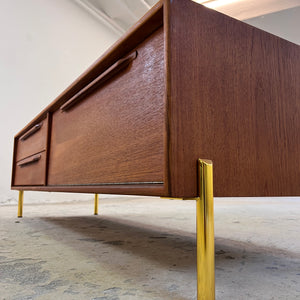 Lowboard Teak mit neuen Metallbeinen von rt Möbel