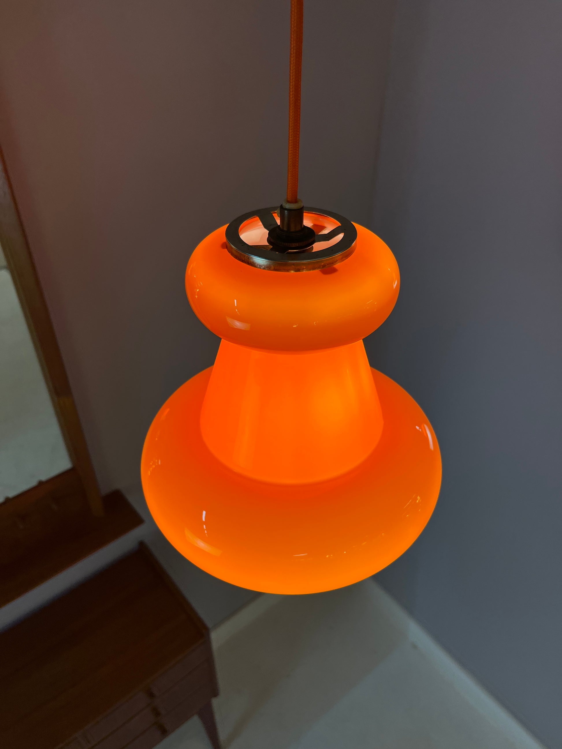 Hängelampe Modell 550 orange Glas von HEMI