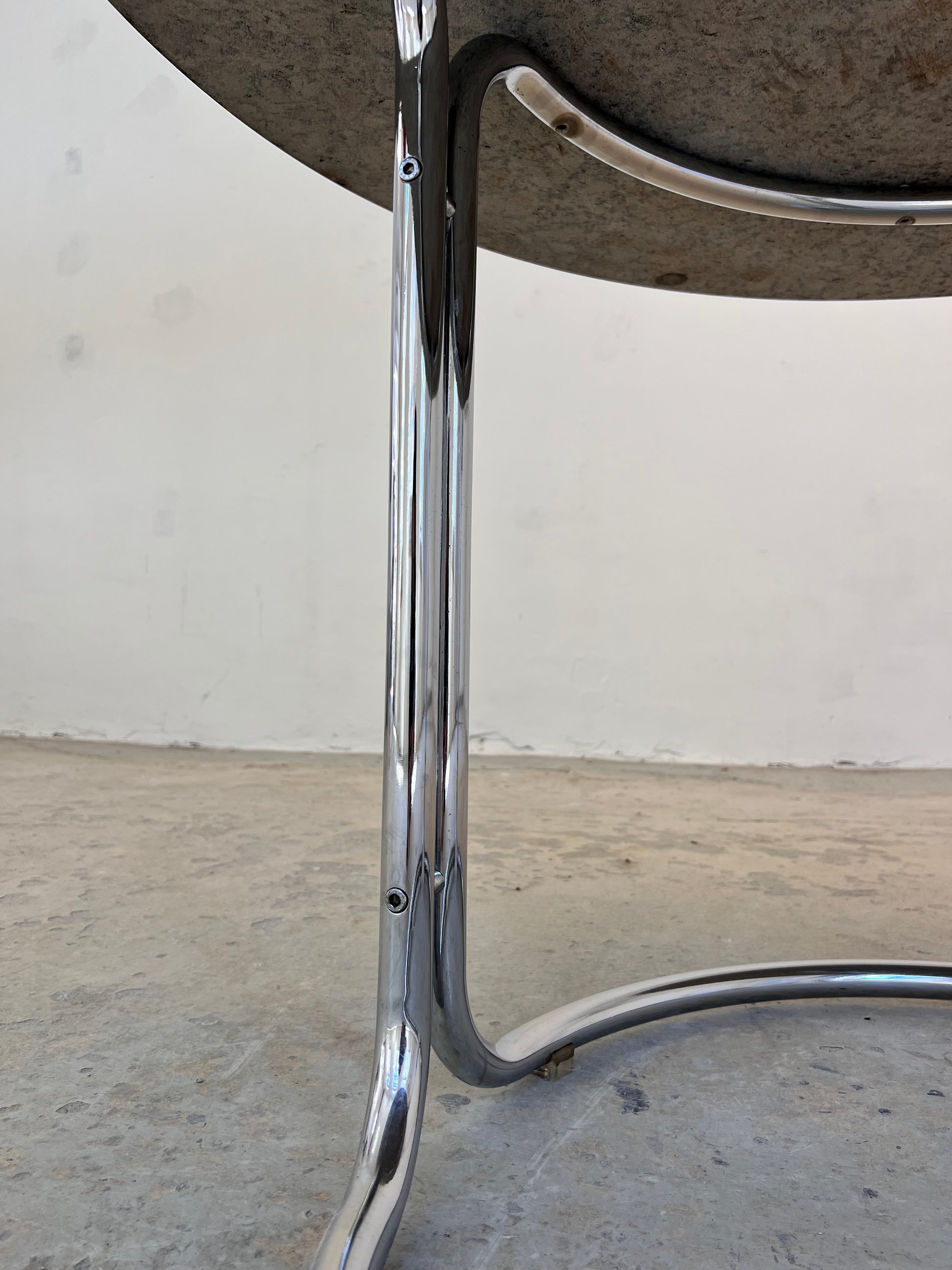 Runder Esstisch Granit Chrom von Giotto Stoppino