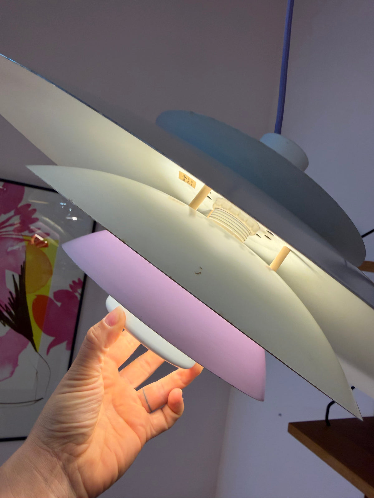 Lamellenlampe weiß lila von Formlight