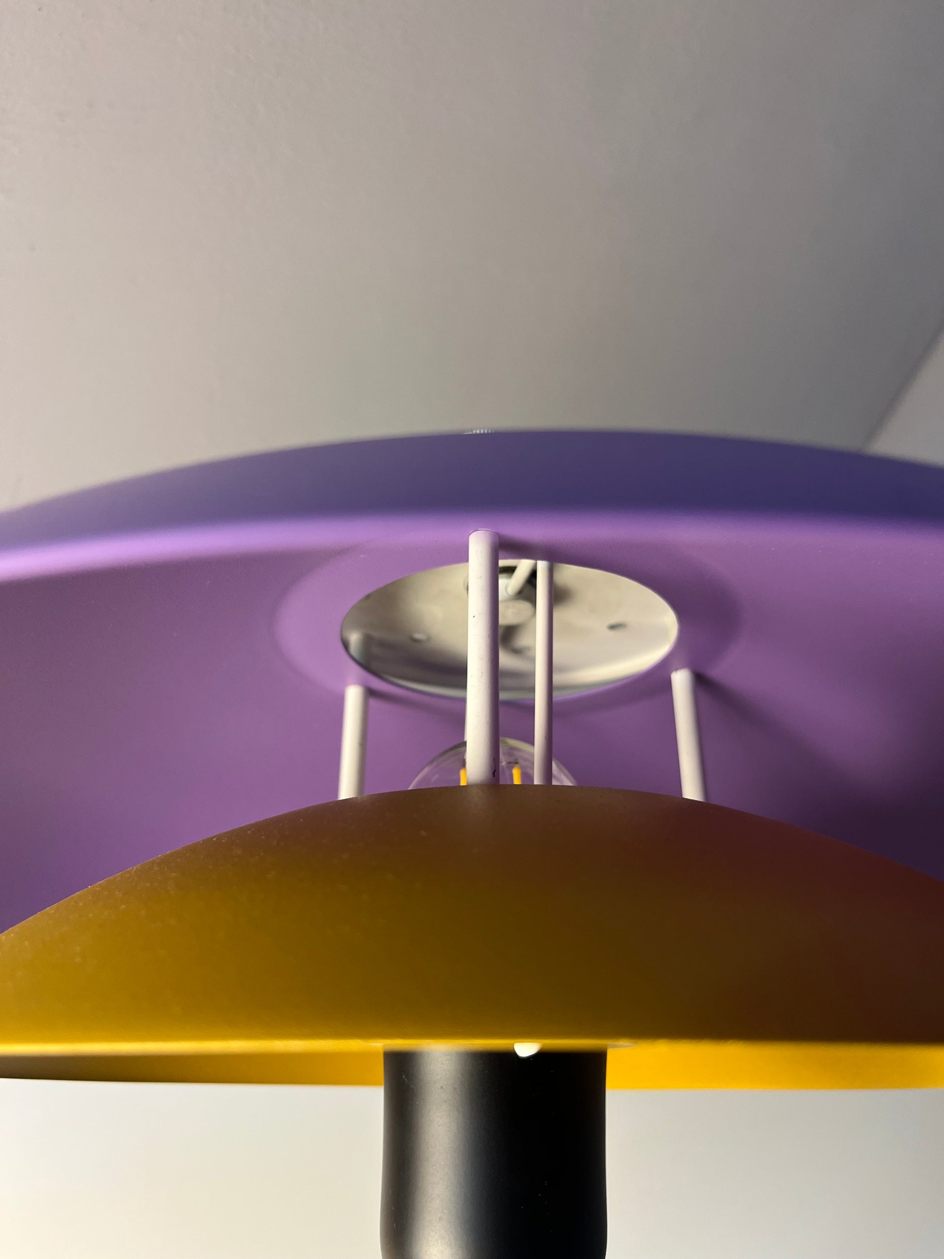 Tischlampe neu lackiert lila ocker aus Dänemark