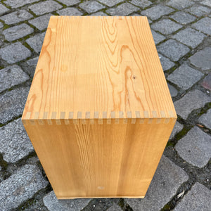 Ulmer Hocker von Max Bill