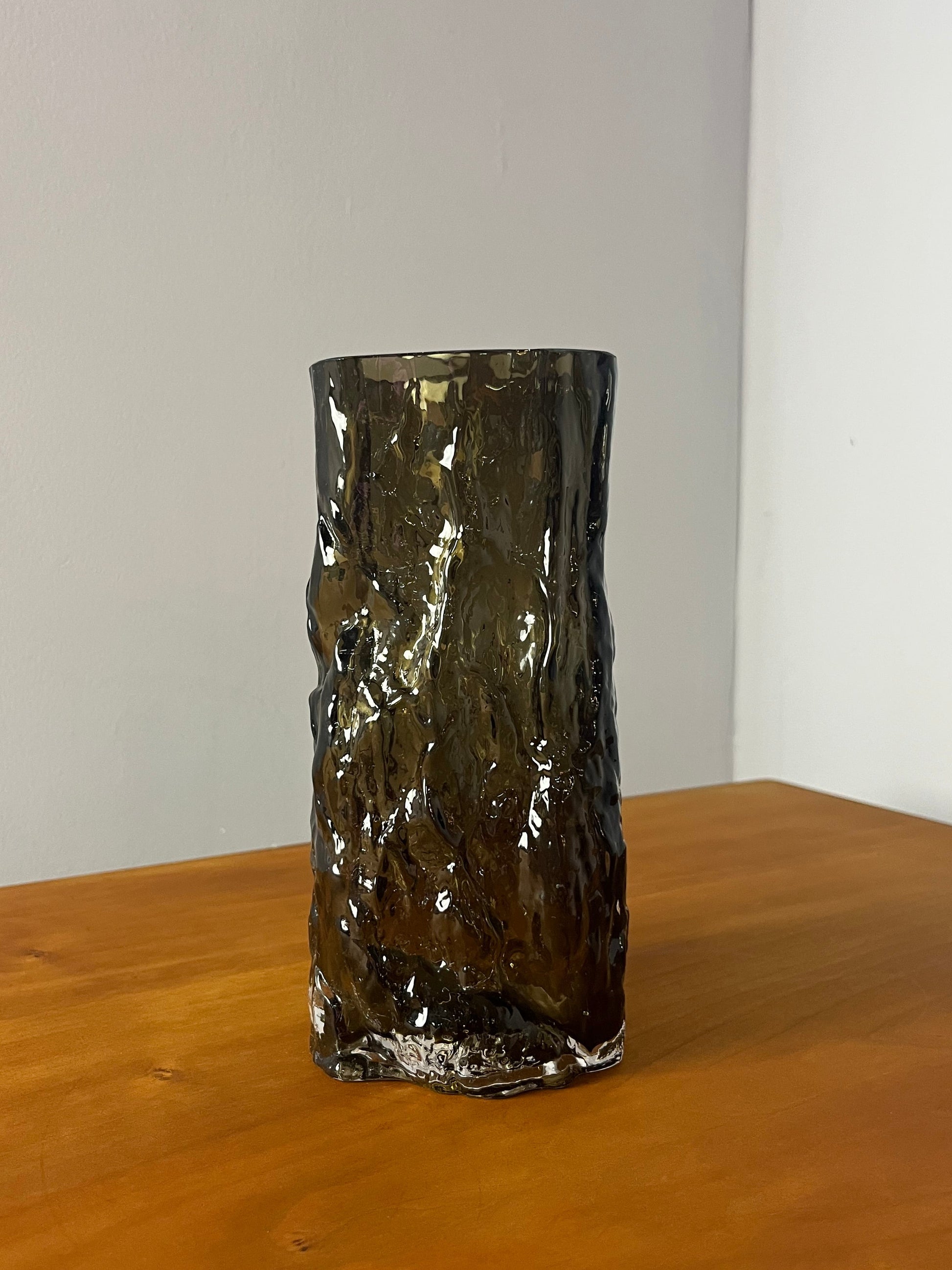 Bark Vase grau Glas von Margit Brandt