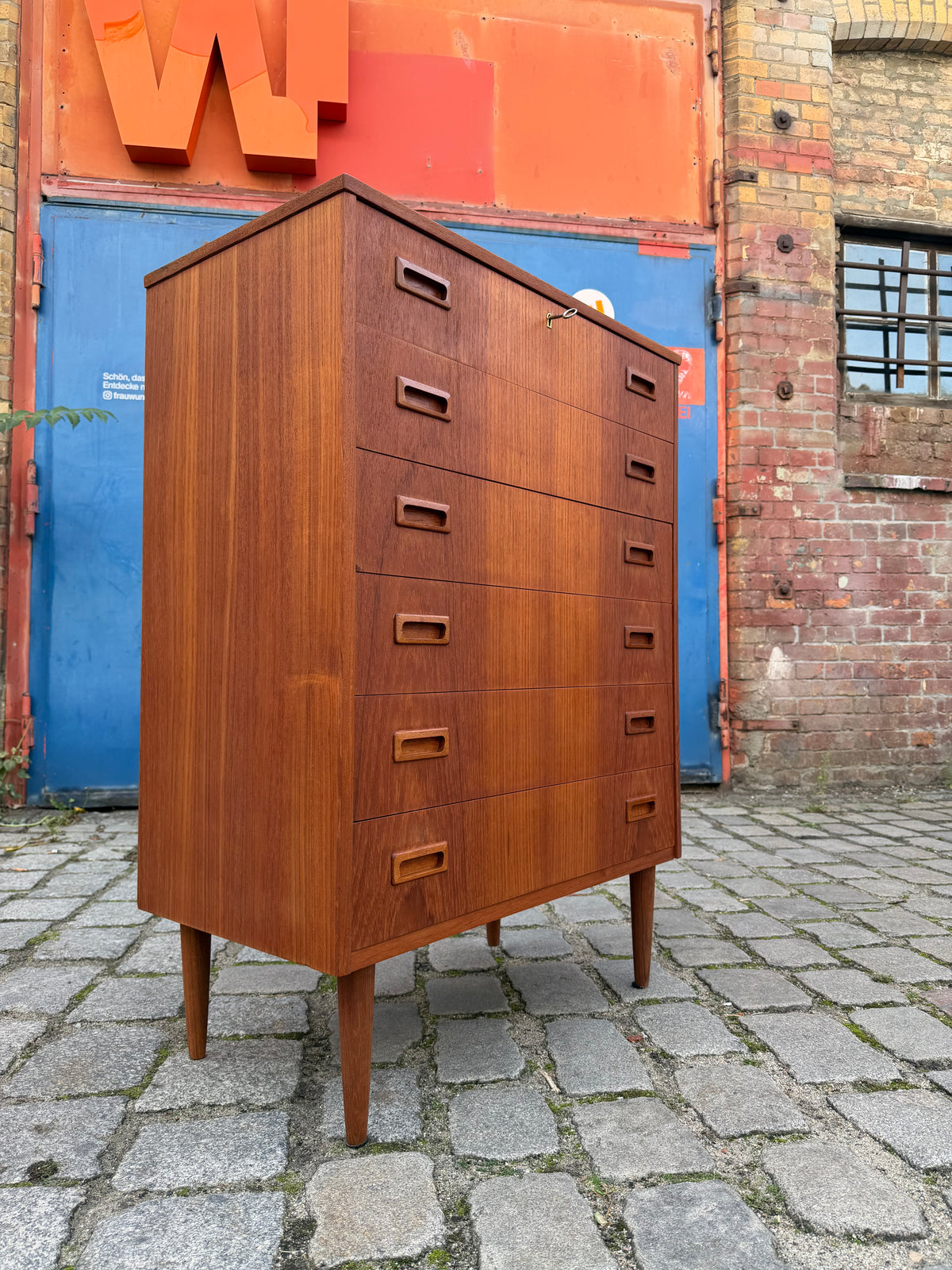 Kommode Teak mit Schloss aus Dänemark