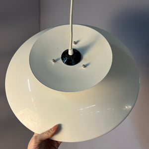 Lamellenlampe cremeweiß aus Dänemark