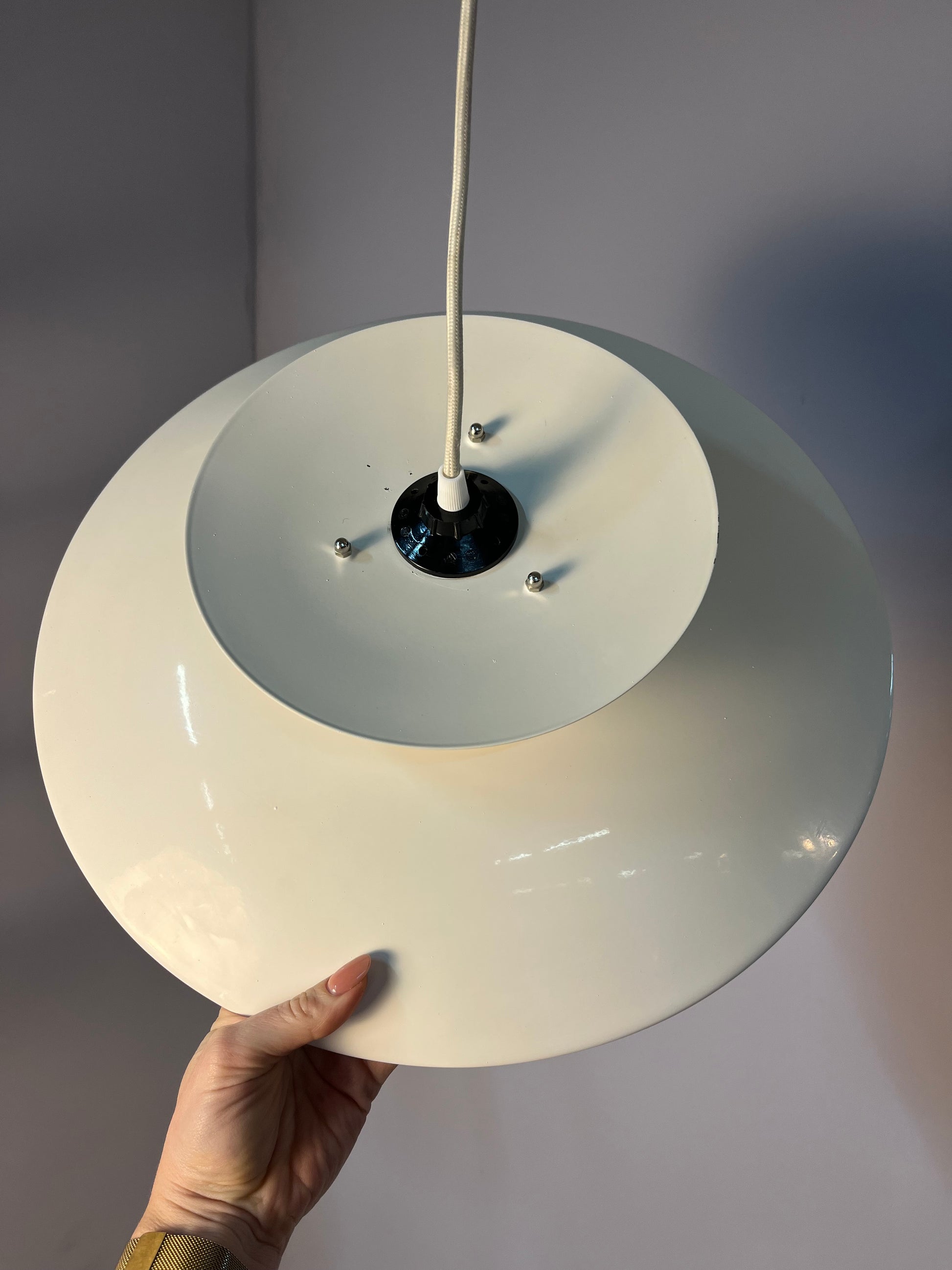 Lamellenlampe cremeweiß aus Dänemark