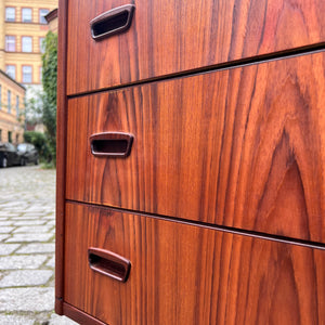 Flache Kommode Teak aus Dänemark