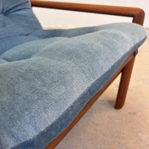 Sessel blau Samt und Teak Hochlehner