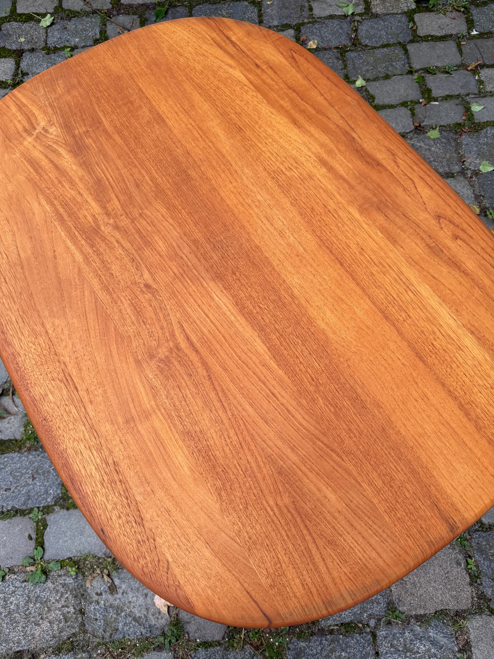 Esstisch Teak mit Hairpinlegs aus Dänemark