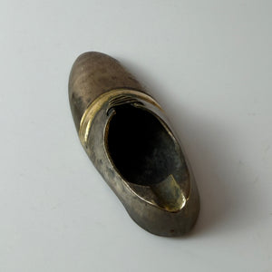 Hand-Aschenbecher Schuh Messing