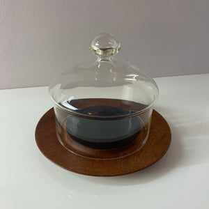 Käseglocke und Teakbrett aus Dänemark