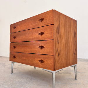 Kommode Teak mit neuen Chromfüßen von H. W. Klein für Bramin