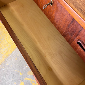 Kommode Teak mit Schloss aus Dänemark