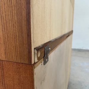 Vitrine Teak mit Schiebetüren von Hundevad