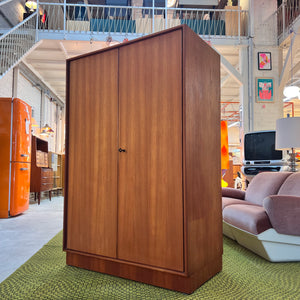 Großer Kleiderschrank Teak von Einrichtungshaus Steguweit & Sohn