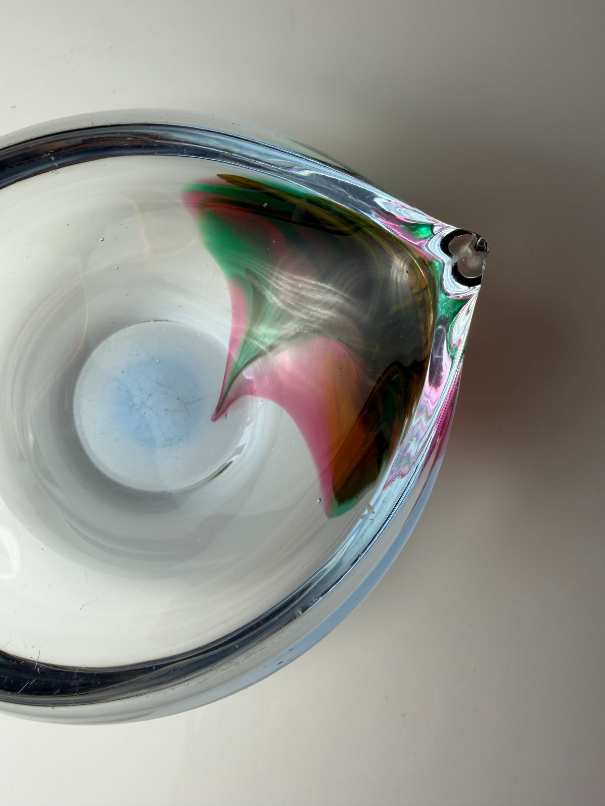 Aschenbecher rot grün Glas von Jiří Šuhájek