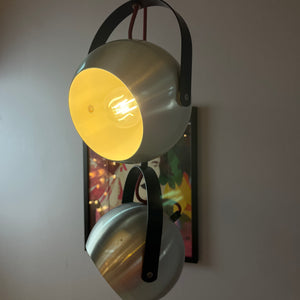 Kugellampe mit Kippmechanismus silber schwarz