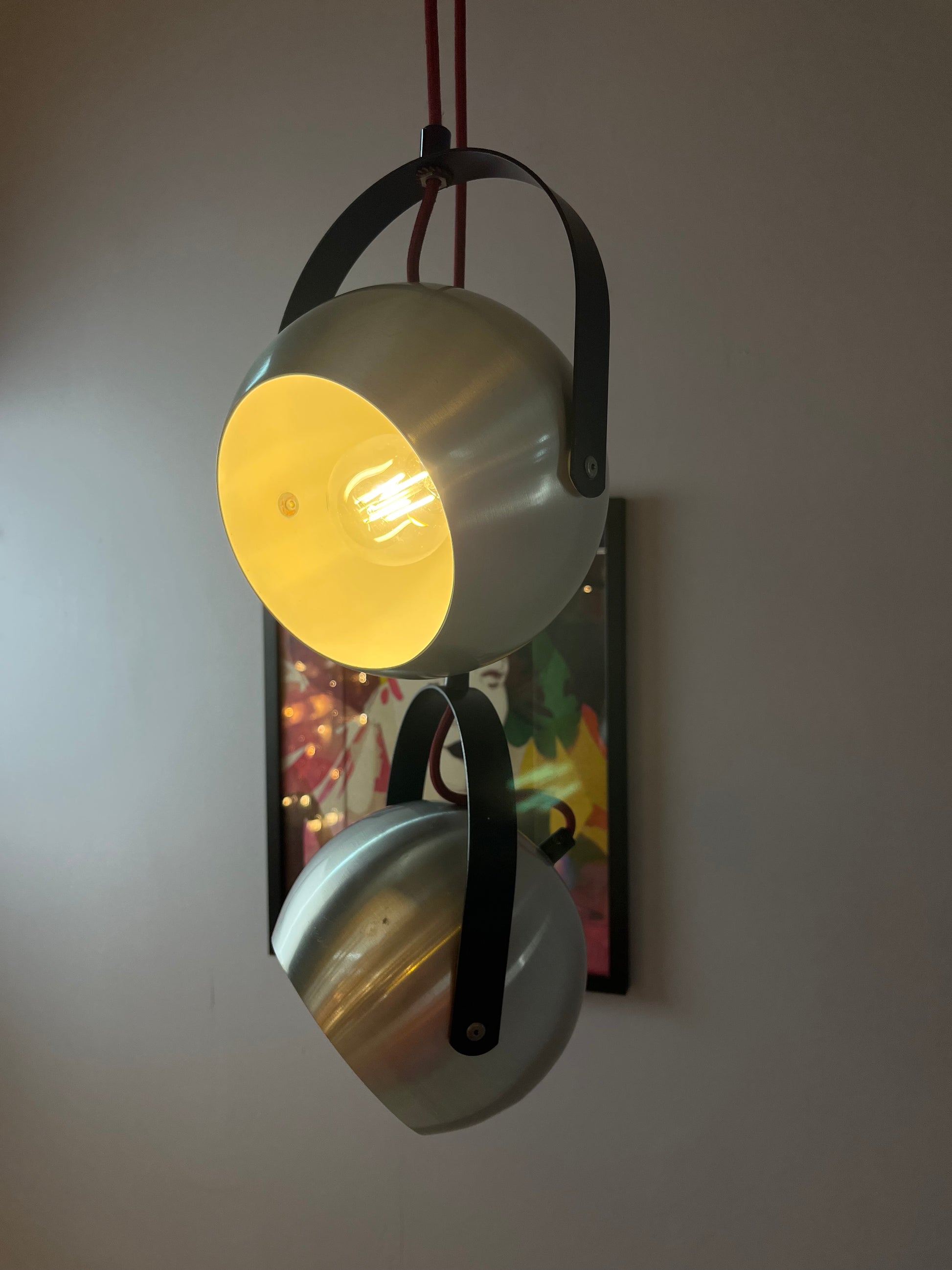 Kugellampe mit Kippmechanismus silber schwarz